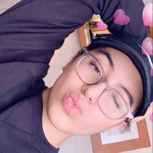 Meet your Posher, Adriana